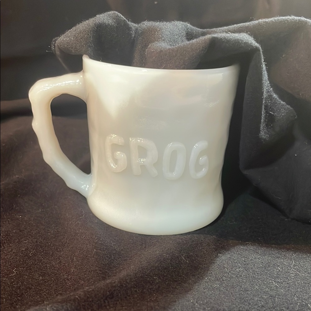 Vintage 1970’s Fire King Grog White Milk Glass Mug EC - Picture 8 of 9